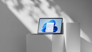 Win21 Atrractrender Laptop01 16x9 052721a